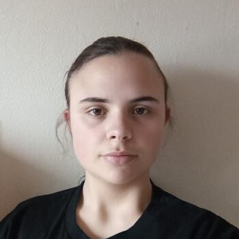 Babysitter in Amiens: Lea