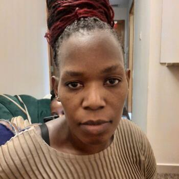 مربية أطفال في دبي: Natege