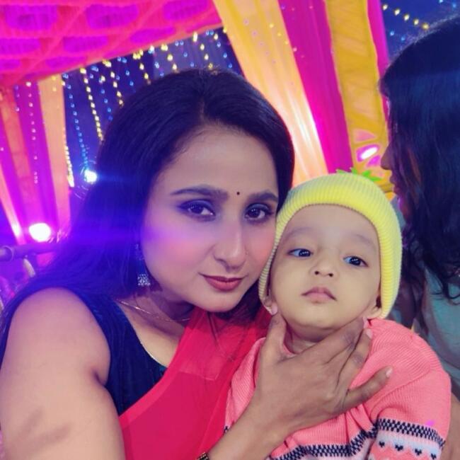 नई दिल्ली में बेबीसिटिंग की नौकरी: Sandhya