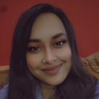 बेबीसिटर नई दिल्ली: Esha