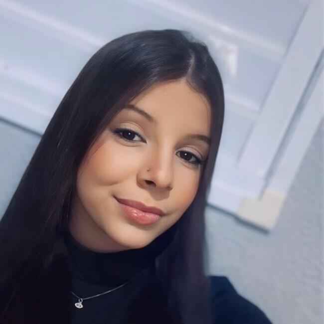 Babysitter in Patos de Minas: Maria Eduarda