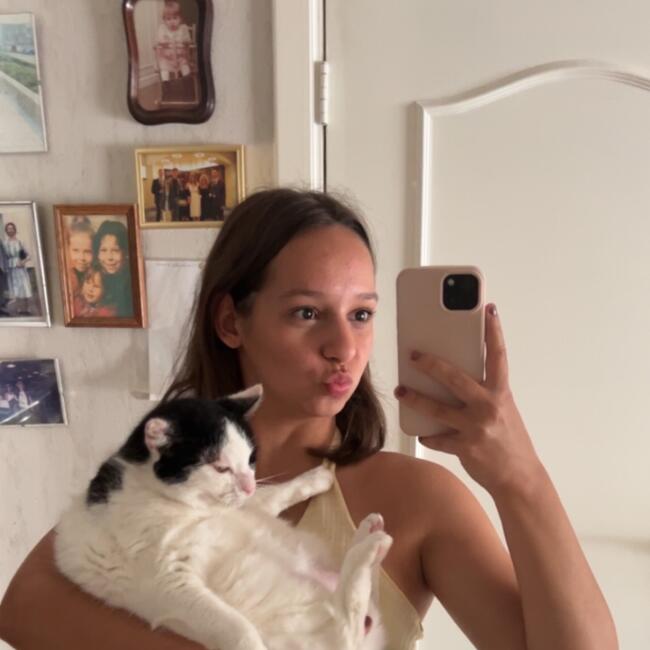 Babysitter in Genk: Romy