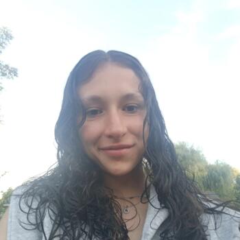 Babysitter in Nantes: Emma