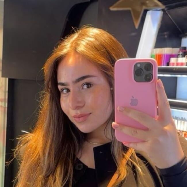 Babysitter in Bordeaux: Abir