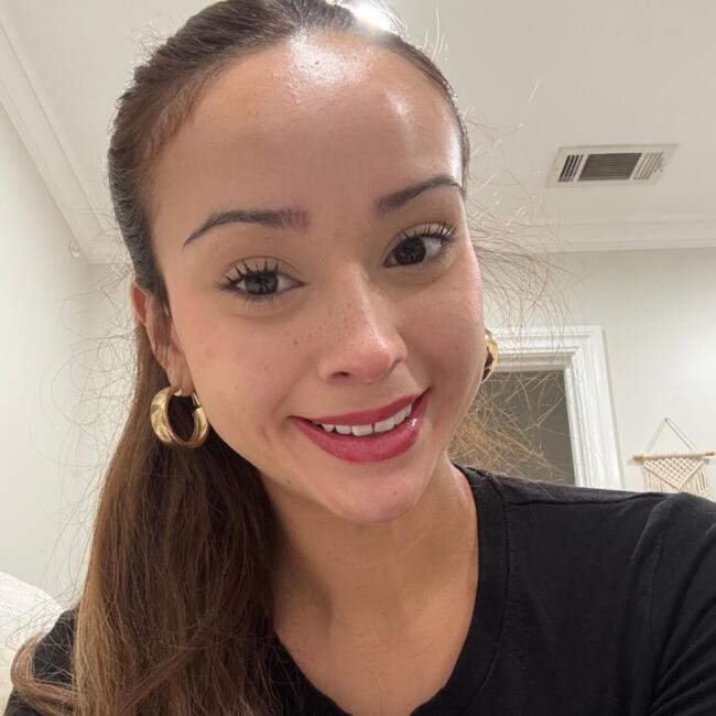 Babysitter in Los Angeles: Mia
