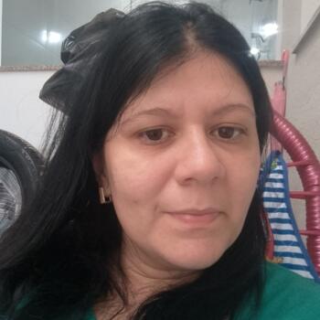 Babá em Piracicaba: Camila