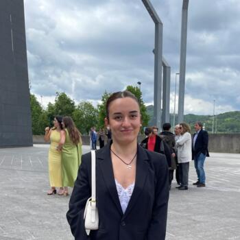 Canguro en Barakaldo: Lucia