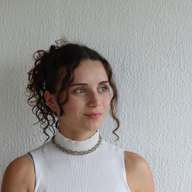 Babysitter in Saint-Martin-de-Hinx: Clara