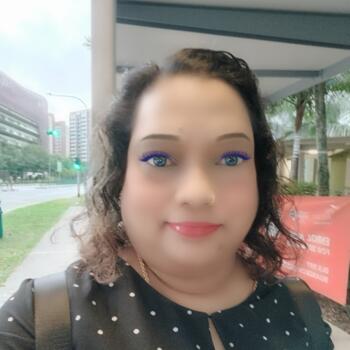 Babysitter in Singapore Island: Stella