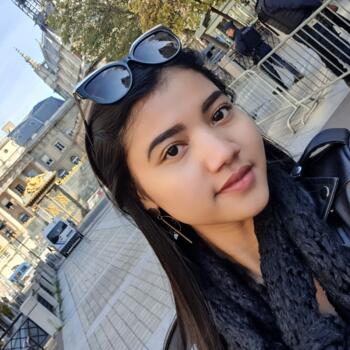 Oppas in Rotterdam: Reyra Dewanti