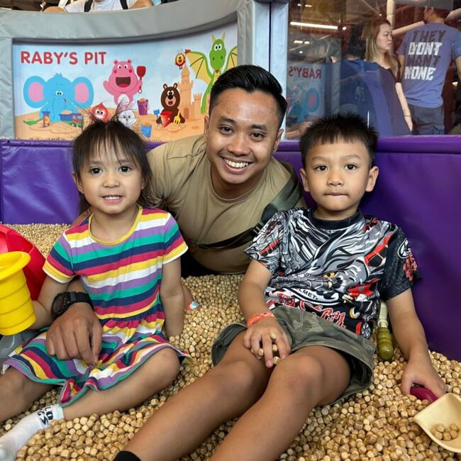 Babysitting job in Singapore Island: Mohammad