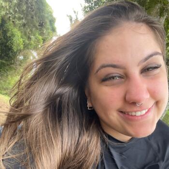Babysitter Blumenau: Luciana