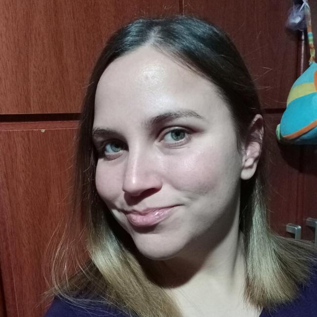 Niñera en Guernica: Nadia Anahi