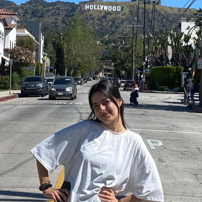 Babysitter in Couëron: Ines