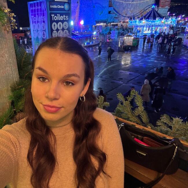 Babysitter in Barking: Jasmine