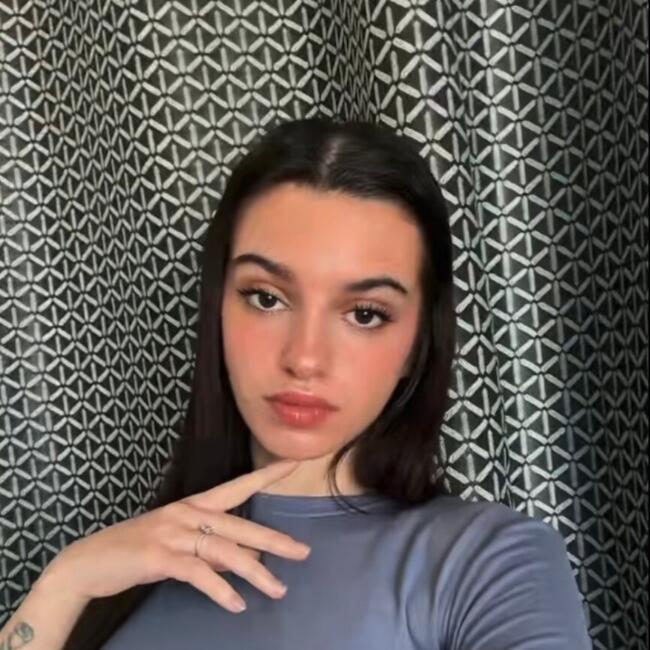 Babysitter in Nemours: Megan