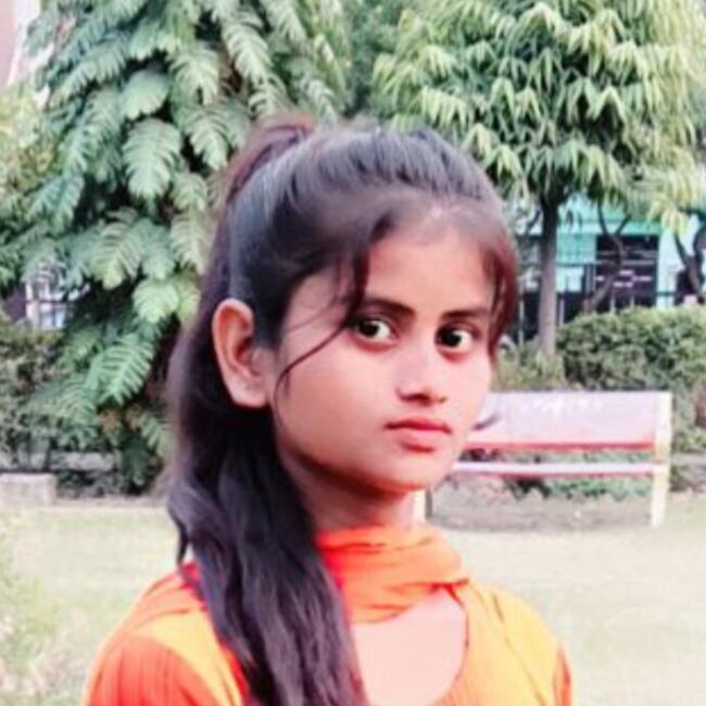 Babysitter in Unnāo: Anju