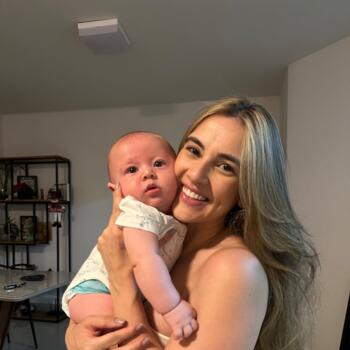 Emprego de babá em Divinópolis: emprego de babá Débora
