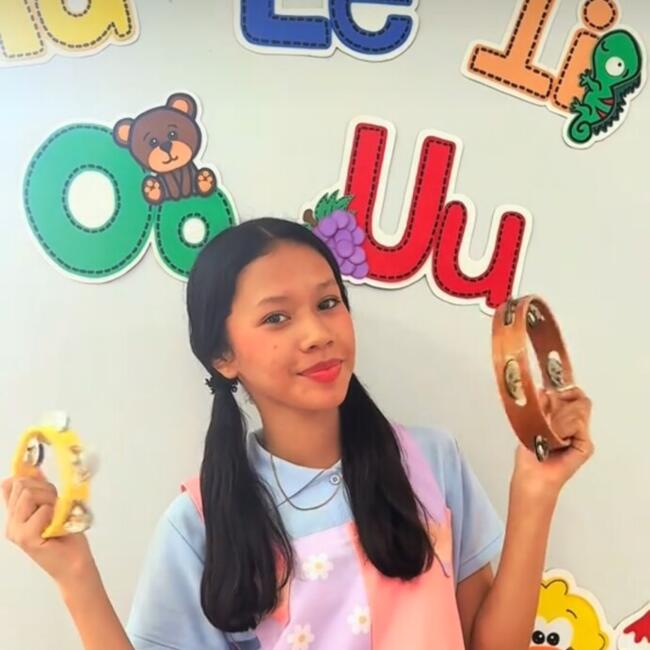 Babysitter in Chimbote: Julia