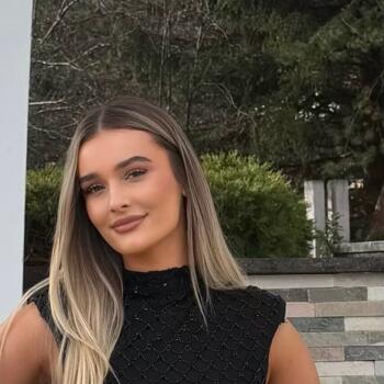 Babysitter in L'Isle-d'Abeau: Rinesa