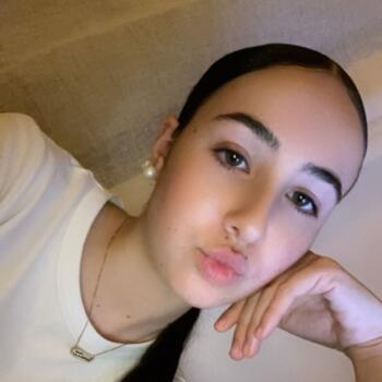 Babysitter in Saint-Saturnin-lès-Avignon: Lea