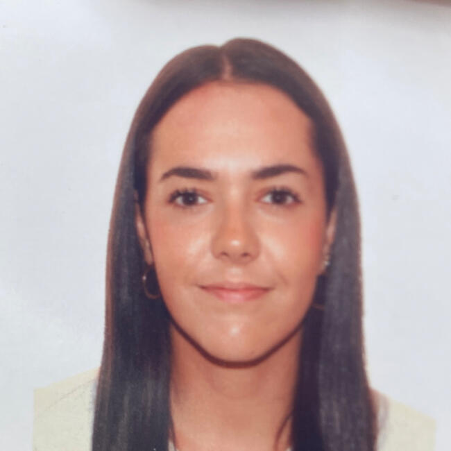 Canguro en Calella: Adriana