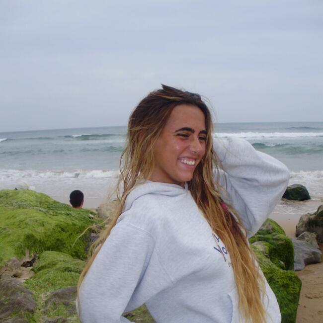 Babysitter in Oeiras: Luana