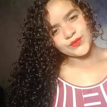 Babá Brasília: Stefanny