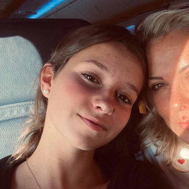 Babysitter in Saint-Aubin-de-Médoc: Mia