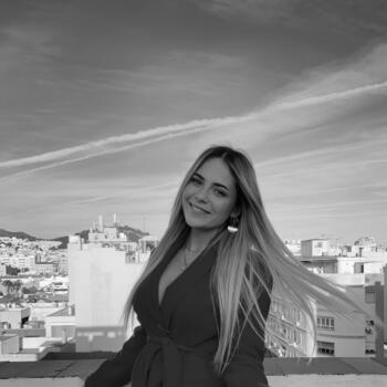 Canguro en Granada: Ella Amy