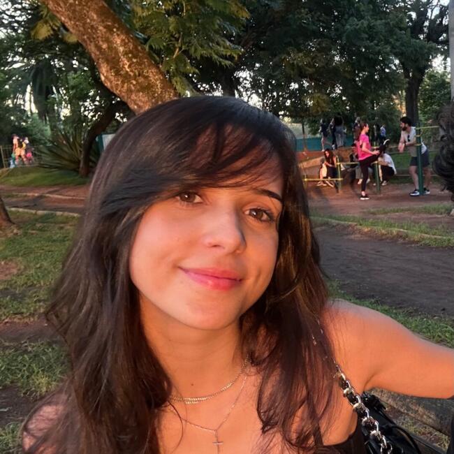 Babysitter in Pouso Alegre: Isabella