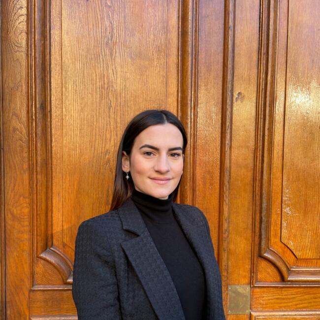 Babysitter in Montluel: Margaux