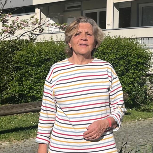 Babysitter in Fontaines-sur-Saône: Cécile