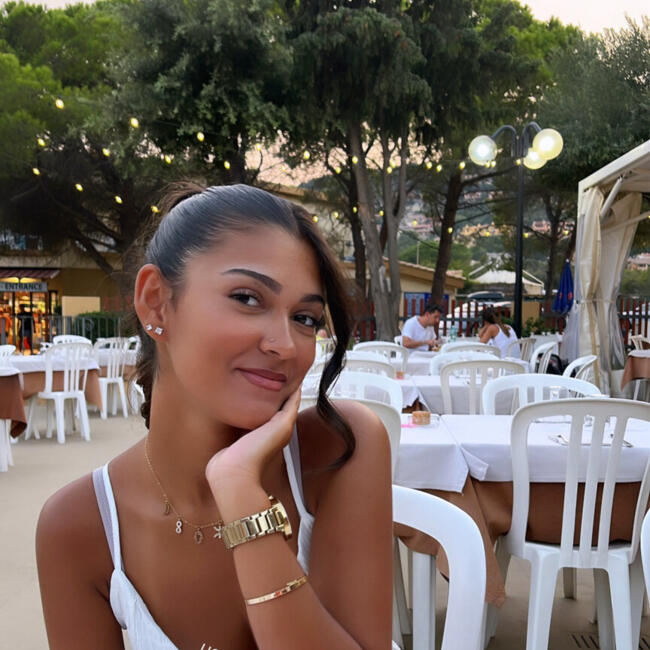 Babysitter in Le Raincy: Emma