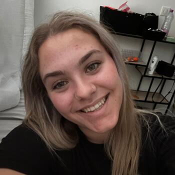 Babysitter in Angers: Léonie
