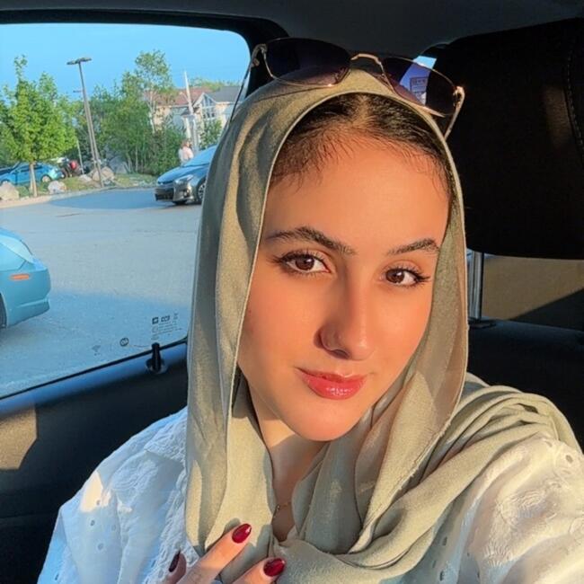 Baby-sitter in Halifax: Yomna