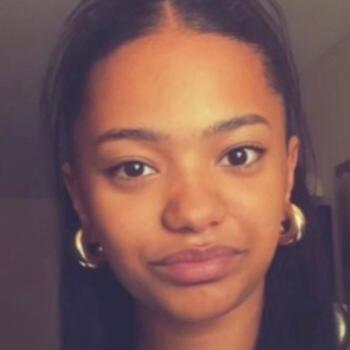 Baby-sitter Houdan: Noemie