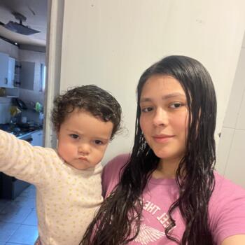 Babysitter in Estación Colina: Valeria