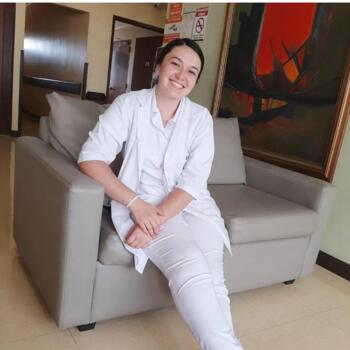Babysitter in Heredia: Paola