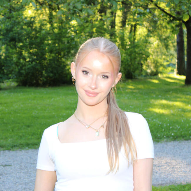 Babysitter in Engelsbrand: Lara