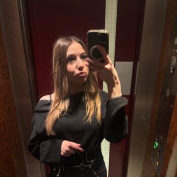 Babysitter in Paris: Mathylia