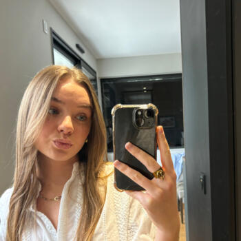 Babysitter in Saint-Berthevin: Maud