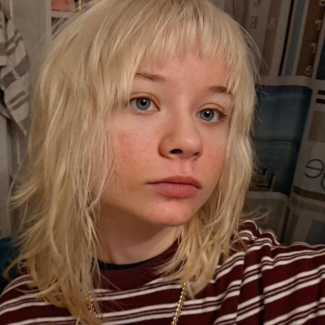 Babysitter in Balaruc-les-Bains: Laurine