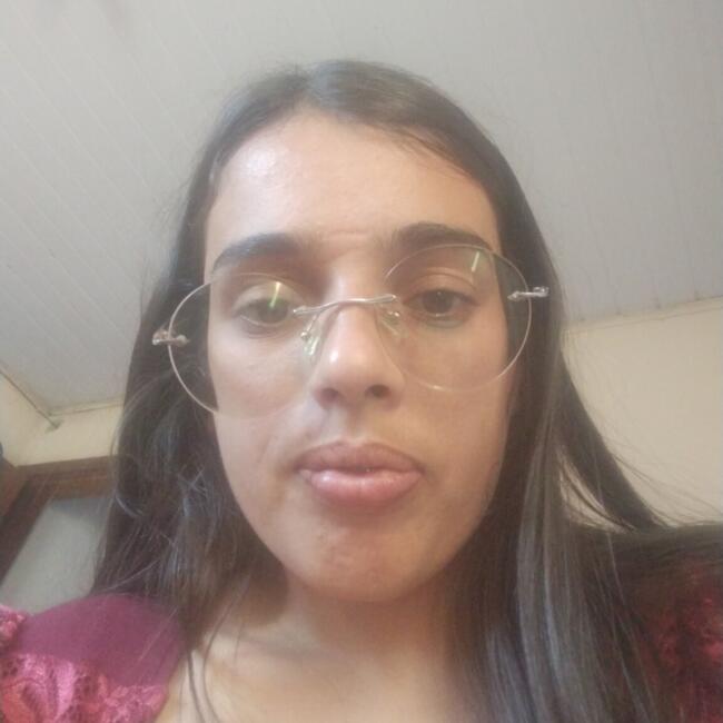 Babysitter in Penha: Ester