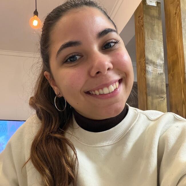 Babysitter em Seixal: Lara