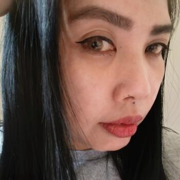 משרת בייביסיטר ב- דובאי: משרת בייביסיטר Siti maryam