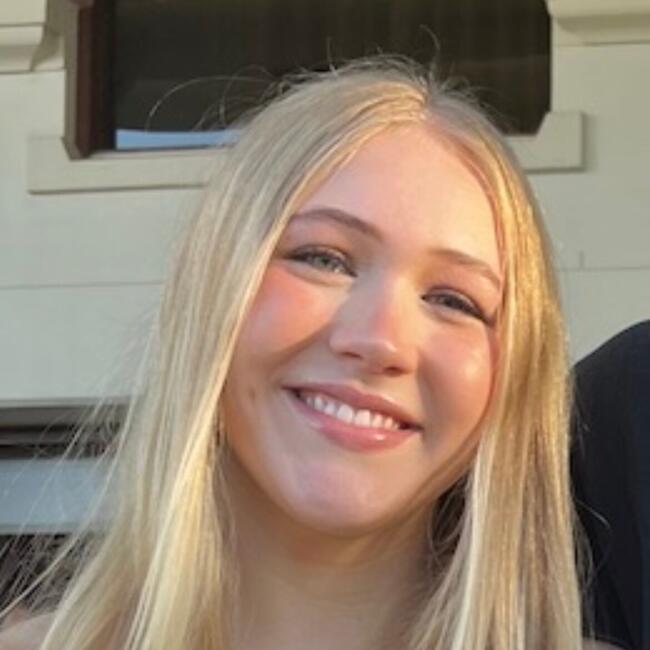 Babysitter in Brisbane: Emily