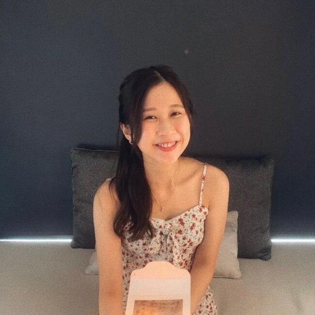 Babysitter in Singapore: Amanda