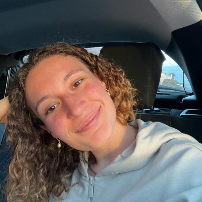 Babysitter in Lisbon: Luna