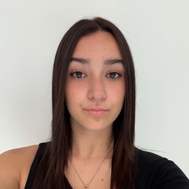 Babysitter in Pontault-Combault: Lena